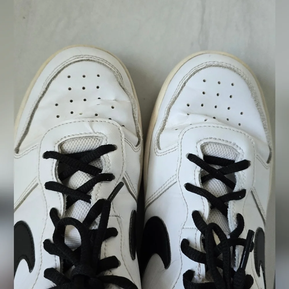 Nike Court Borough Size 6.5Y White Black Casual Sneakers